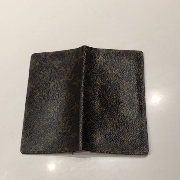 AUTHENTIC ✔️ Louis Vuitton Wallet - Purchased from Tradsey - Picture 6 of 10